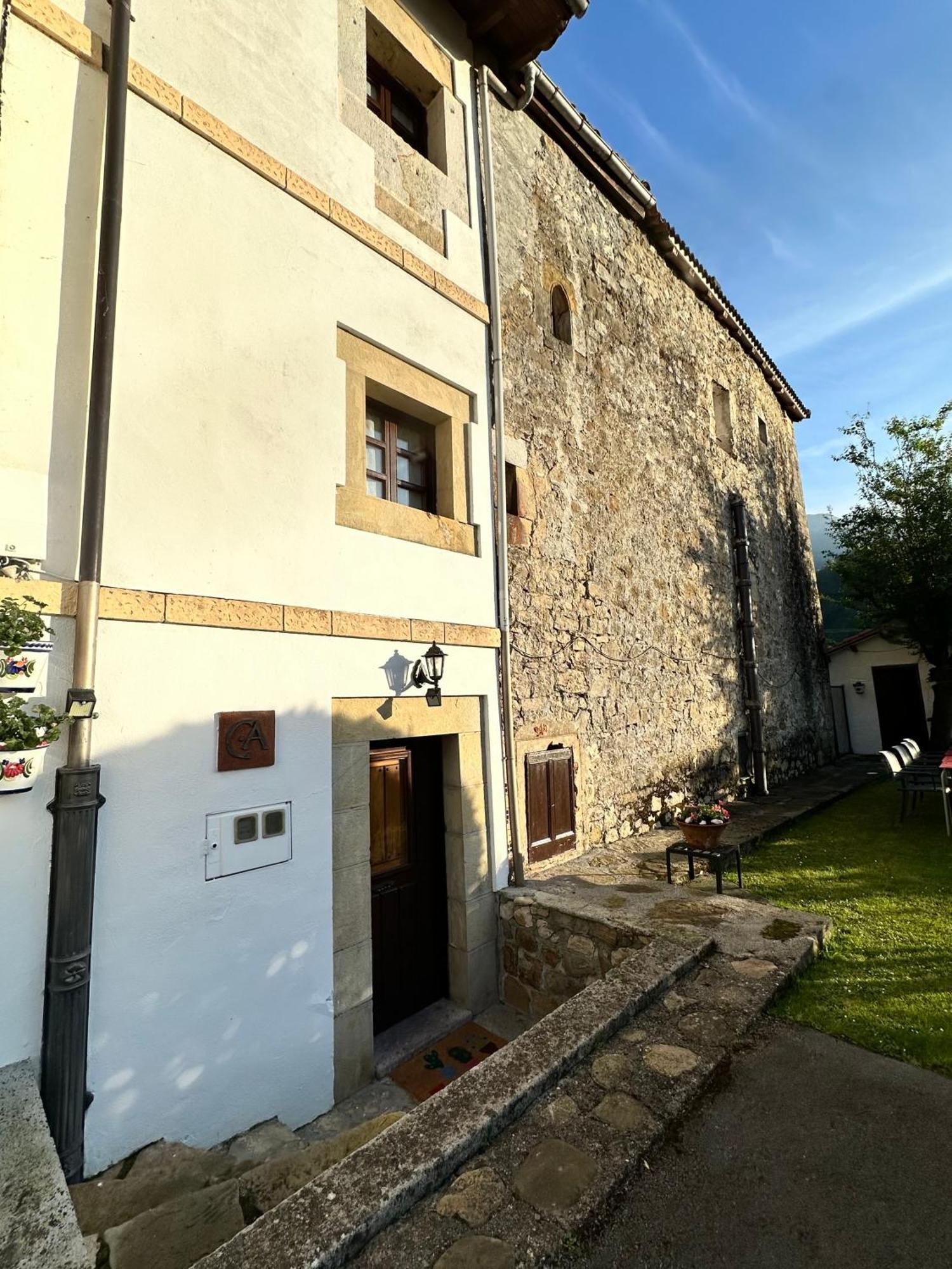 Casa Rural El Torrejon Arenas De Cabrales Luaran gambar